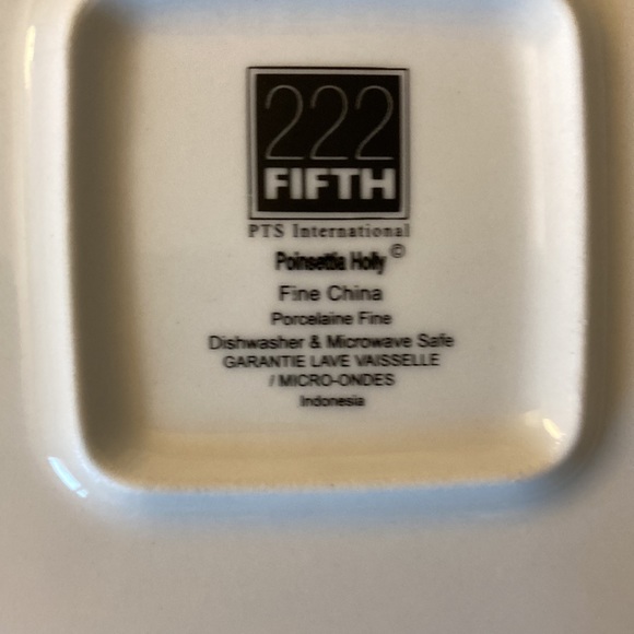 Poinsettia Holly plate - Picture 3 of 3